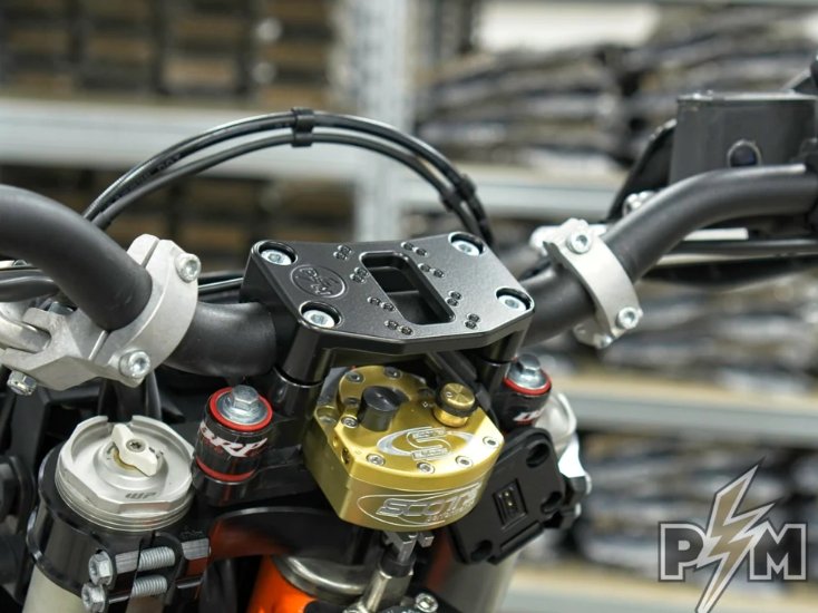 Perun Moto UPPER HANDLEBAR CLAMP 38/40X90 AMPS (suits most GPS mounts)