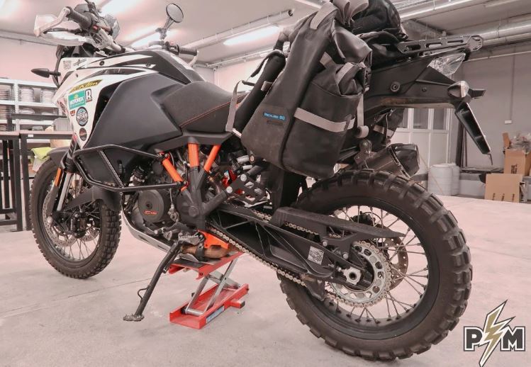 KTM 1X90 LOWER SIDE BRACKETS
