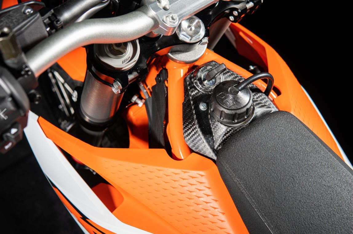 Rade Garage KTM690 K5 Rally kit (Carbon Tower & Tank) 2020-2026