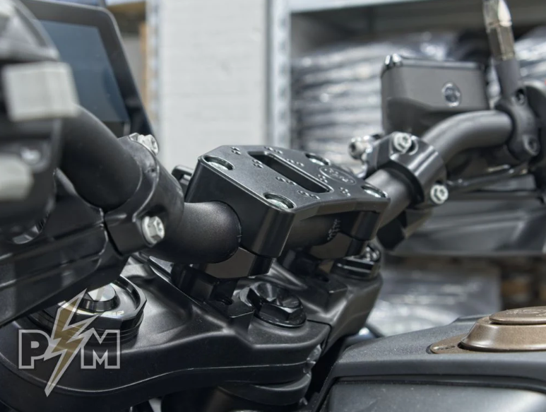 Perun Moto UPPER HANDLEBAR CLAMP 38/40X90 AMPS (suits most GPS mounts)
